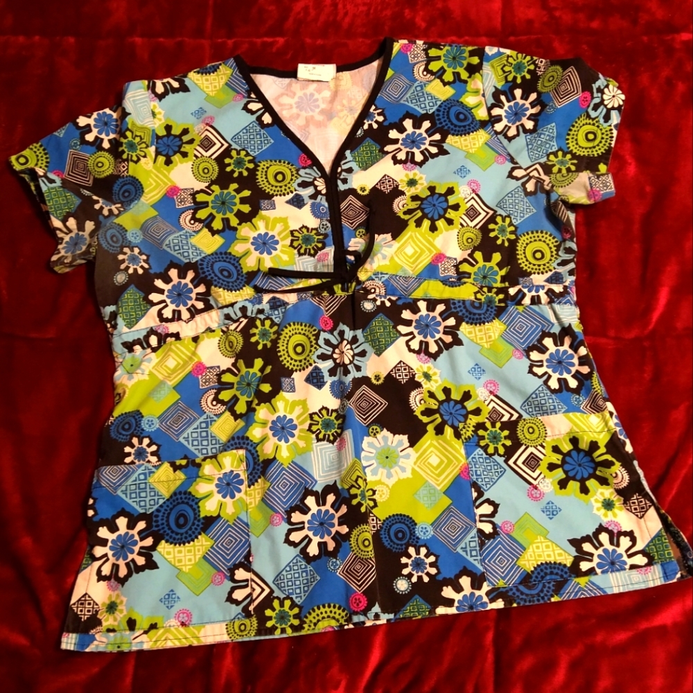 7 Med Scrub Tops - Picture 4 of 11